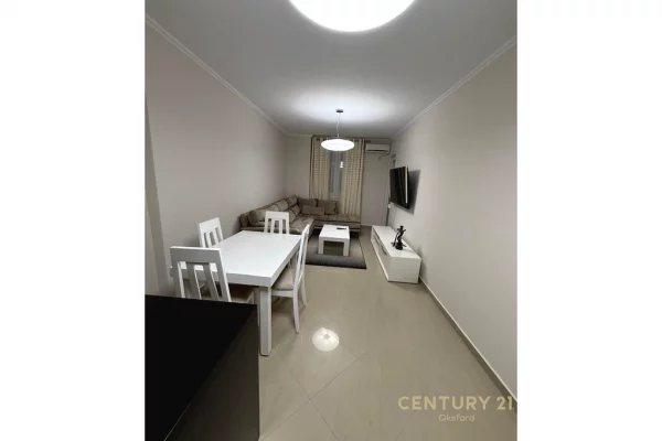 Shtepi me qera 2+1 ne Tirane - 770 Euro