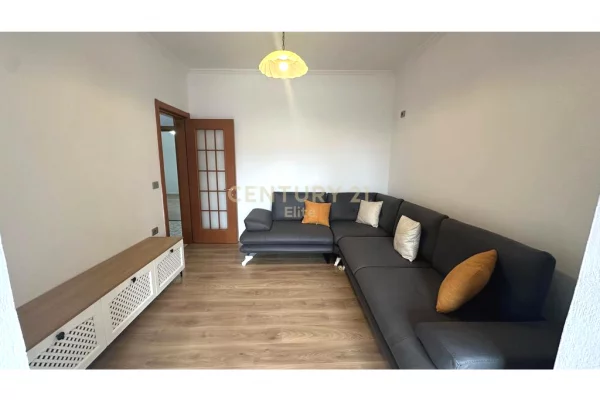 Shtepi me qera Apartament ne Tirane, 2+1, Mobilimi E mobiluar, Pagesa 75,000  Leke.