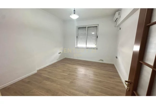 Shtepi me qera Apartament ne Tirane, 2+1, Mobilimi E mobiluar, Pagesa 75,000  Leke.