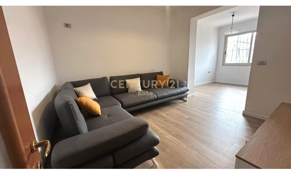 Shtepi me qera Apartament ne Tirane, 2+1, Mobilimi E mobiluar, Pagesa 75,000  Leke.