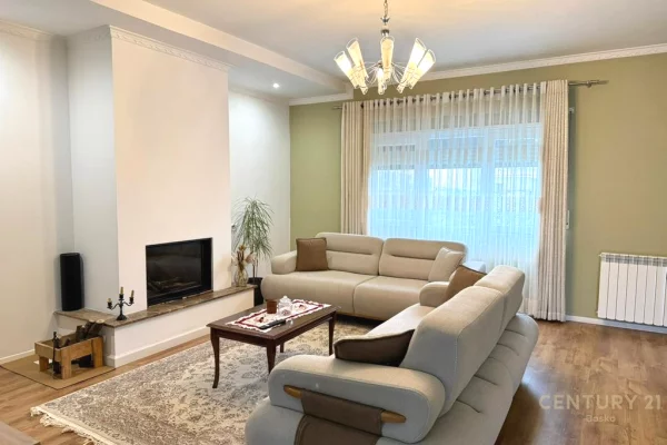 Shtepi me qera Vila Luksoze ne Tirane, 3+1, Mobilimi E mobiluar, Pagesa 2,300  Euro.