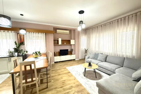 Shtepi me qera Vila Luksoze ne Tirane, 3+1, Mobilimi E mobiluar, Pagesa 2,300  Euro.