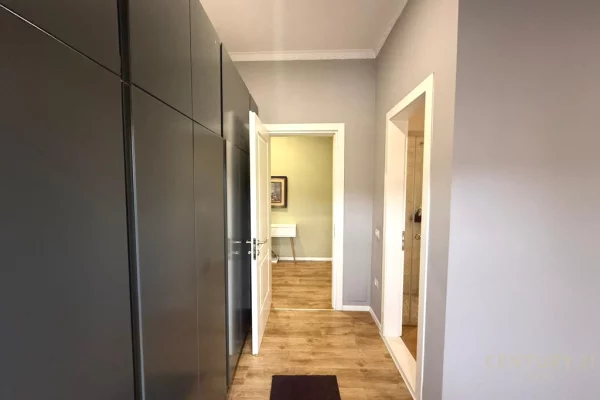 Shtepi me qera Vila Luksoze ne Tirane, 3+1, Mobilimi E mobiluar, Pagesa 2,300  Euro.