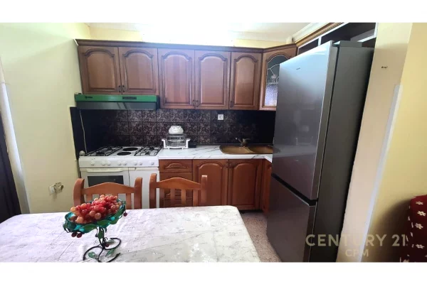 Shtepi me qera Apartament ne Tirane, 2+1, Mobilimi E mobiluar, Pagesa 500  Euro.