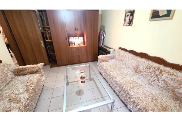 Shtepi me qera Apartament ne Tirane, 2+1, Mobilimi E mobiluar, Pagesa 500  Euro.