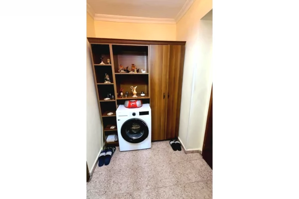 Shtepi me qera Apartament ne Tirane, 2+1, Mobilimi E mobiluar, Pagesa 500  Euro.