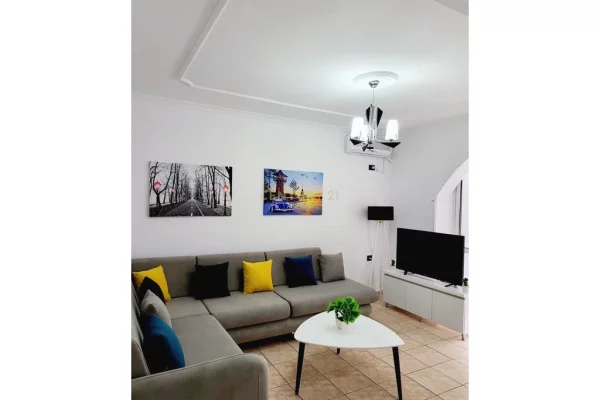 Shtepi me qera Apartament ne Tirane, 1+1, Mobilimi E mobiluar, Pagesa 650  Euro.