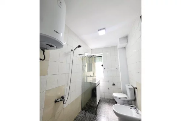 Shtepi me qera Apartament ne Tirane, 1+1, Mobilimi E mobiluar, Pagesa 650  Euro.