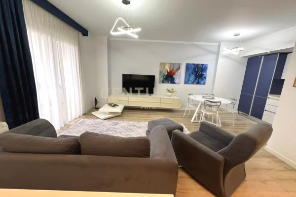 Shtepi me qera Apartament ne Tirane, 2+1, Mobilimi E mobiluar, Pagesa 1,000  Euro.