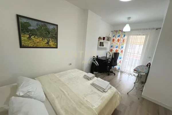 Shtepi me qera Apartament ne Tirane, 2+1, Mobilimi E mobiluar, Pagesa 1,000  Euro.