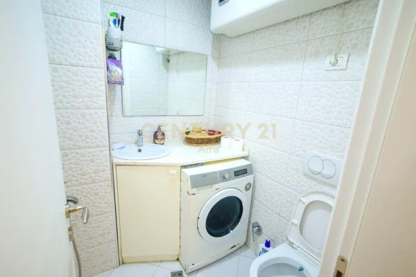 Shtepi me qera Apartament ne Tirane, 2+1, Mobilimi E mobiluar, Pagesa 1,000  Euro.