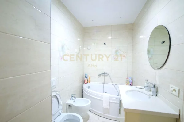 Shtepi me qera Apartament ne Tirane, 2+1, Mobilimi E mobiluar, Pagesa 1,000  Euro.