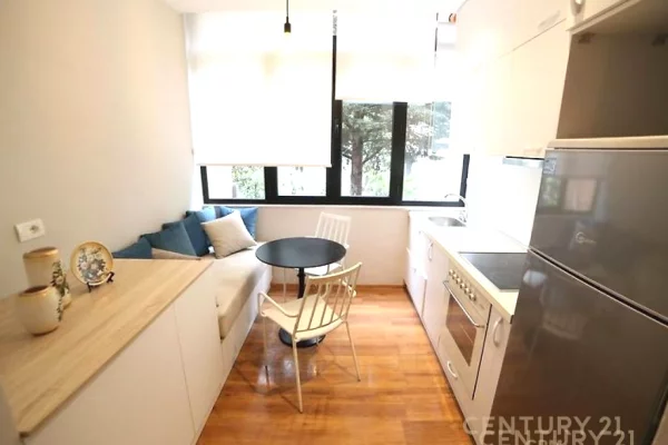 Shtepi me qera Apartament ne Tirane, 2+1, Mobilimi E mobiluar, Pagesa 1,000  Euro.