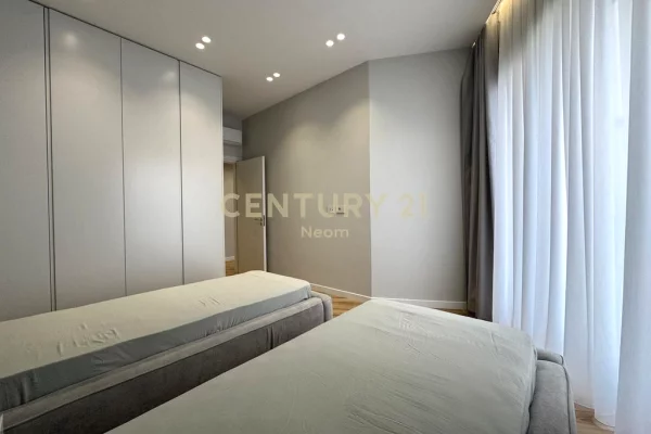 Shtepi me qera Apartament ne Tirane, 2+1, Mobilimi E mobiluar, Pagesa 1,800  Euro.