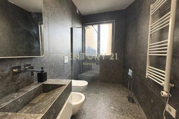 Shtepi me qera Apartament ne Tirane, 2+1, Mobilimi E mobiluar, Pagesa 1,800  Euro.