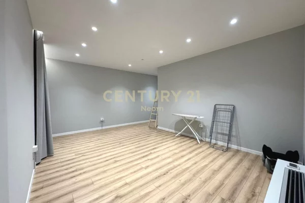 Shtepi me qera Apartament ne Tirane, 2+1, Mobilimi E mobiluar, Pagesa 1,800  Euro.