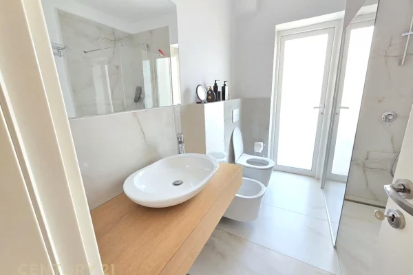 Shtepi me qera Apartament ne Tirane, 1+1, Mobilimi E mobiluar, Pagesa 600  Euro.