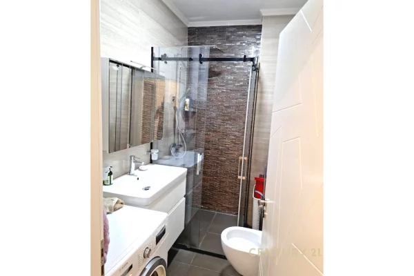 Shtepi me qera Apartament ne Tirane, 2+1, Mobilimi E mobiluar, Pagesa 900  Euro.