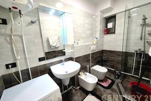 Shtepi me qera Apartament ne Tirane, 2+1, Mobilimi E mobiluar, Pagesa 800  Euro.