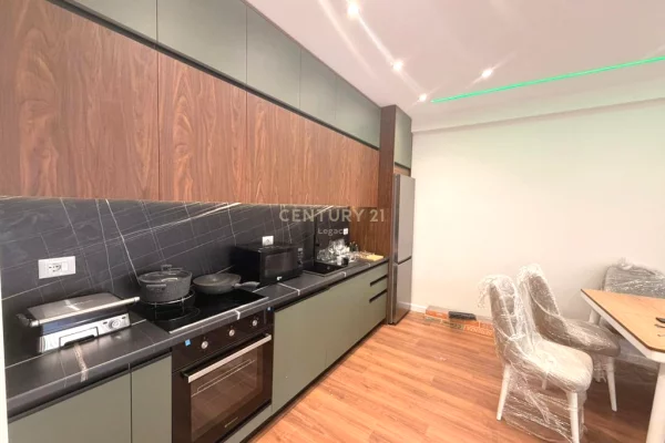 Shtepi me qera Apartament ne Tirane, 2+1, Mobilimi E mobiluar, Pagesa 850  Euro.