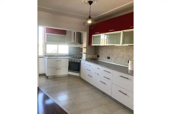 Shtepi me qera Duplex(shtepi me 2 kate) ne Tirane, 2+1, Mobilimi E mobiluar, Pagesa 650  Euro.