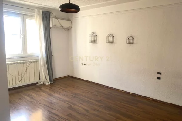 Shtepi me qera Duplex(shtepi me 2 kate) ne Tirane, 2+1, Mobilimi E mobiluar, Pagesa 650  Euro.