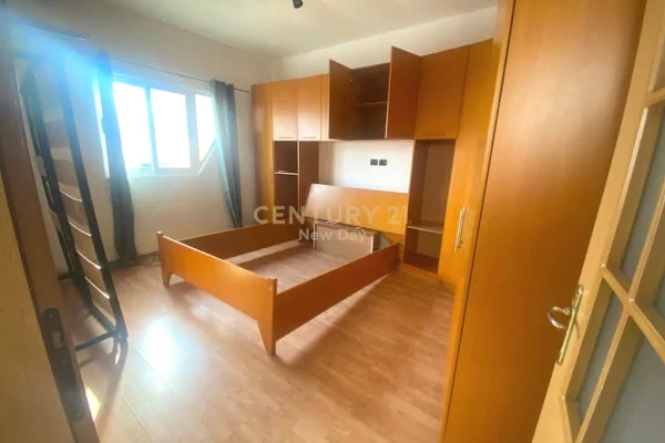 Shtepi me qera Duplex(shtepi me 2 kate) ne Tirane, 2+1, Mobilimi E mobiluar, Pagesa 650  Euro.