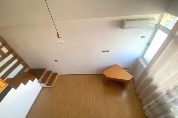 Shtepi me qera Duplex(shtepi me 2 kate) ne Tirane, 2+1, Mobilimi E mobiluar, Pagesa 650  Euro.