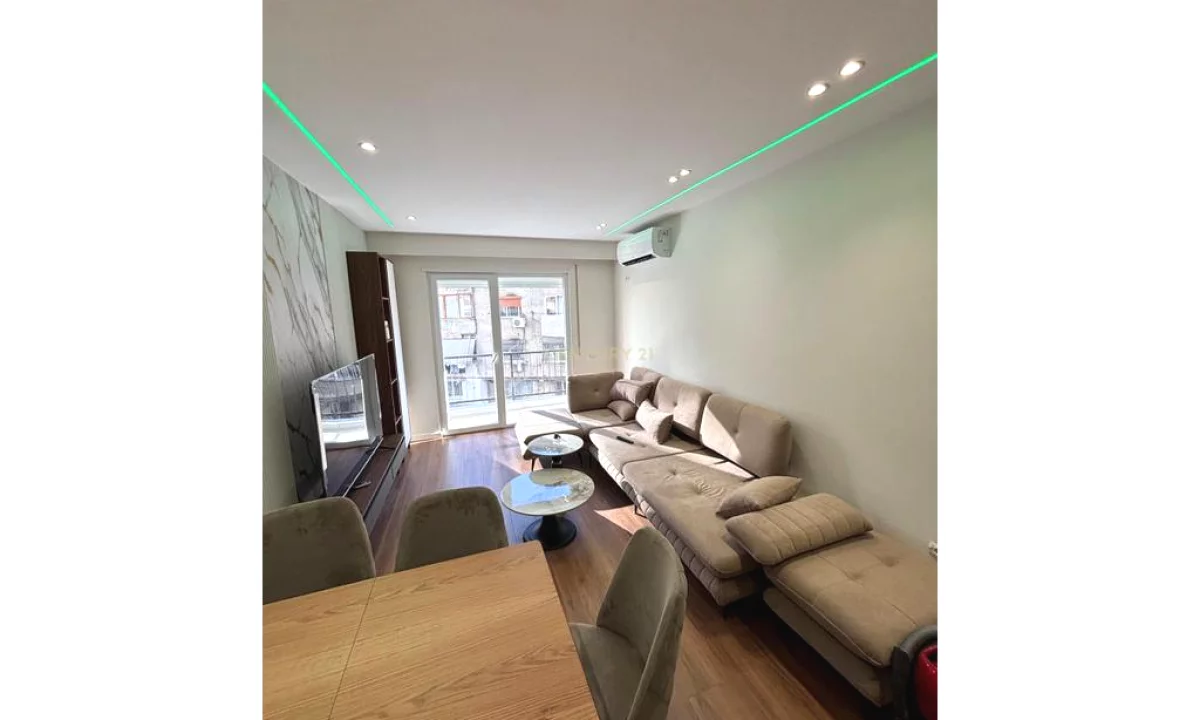 Appartamento in affitto a Tirana 1+1, Arredato