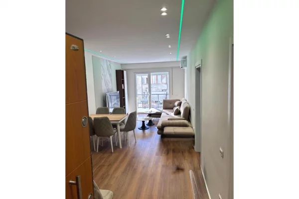 Appartamento in affitto a Tirana 1+1, Arredato