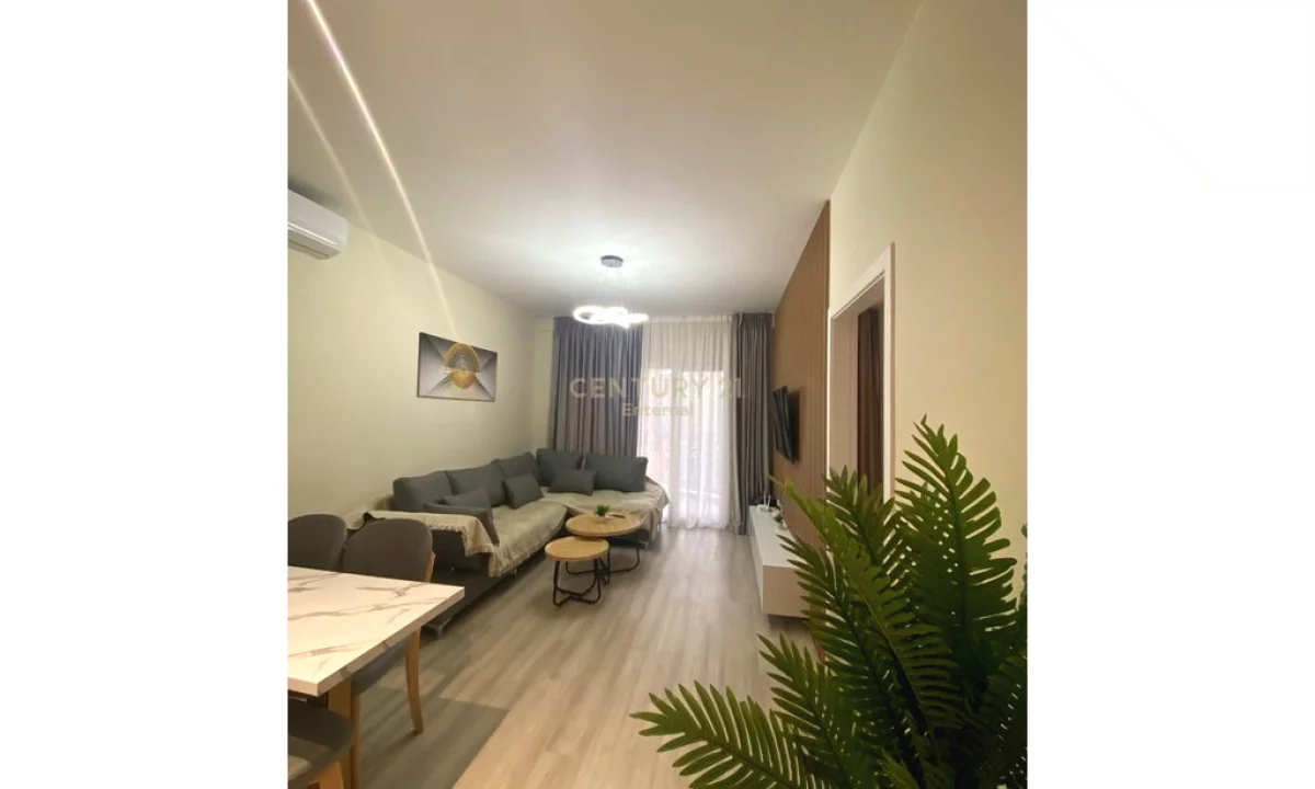 Appartamento in affitto a Tirana 2+1, Arredato