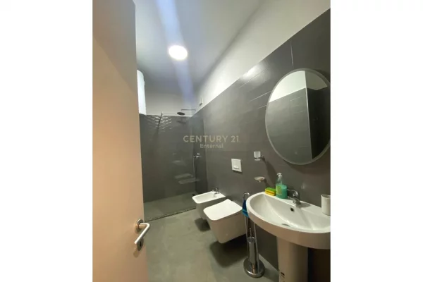 Appartamento in affitto a Tirana 2+1, Arredato