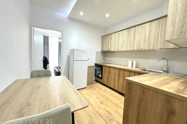 Shtepi me qera Apartament ne Tirane, 1+1, Mobilimi E mobiluar, Pagesa 700  Euro.