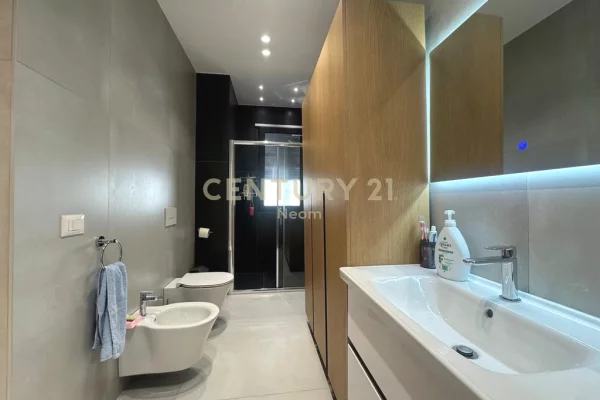 Apartment for sale in Tirana 2+1, Furnished