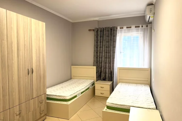 Shtepi me qera Apartament ne Tirane, 2+1, Mobilimi E mobiluar, Pagesa 650  Euro.