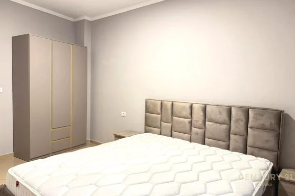 Shtepi me qera Apartament ne Tirane, 2+1, Mobilimi E mobiluar, Pagesa 650  Euro.