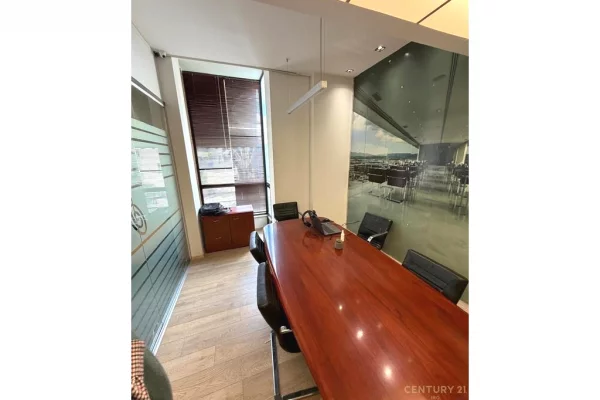 Ambient biznesi me qera 3+1 ne Tirane - 1,400 Euro