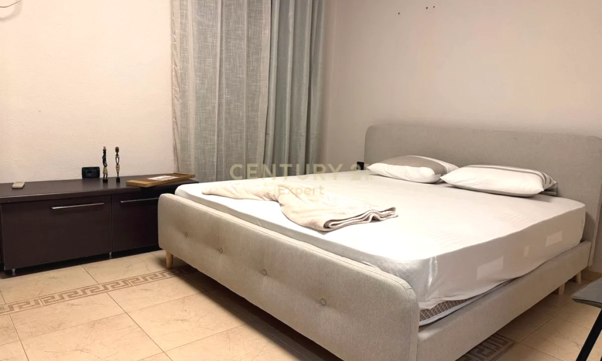 Appartamento in vendita a Tirana 2+1, Arredato