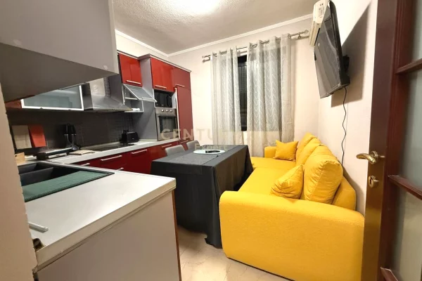 Appartamento in vendita a Tirana 2+1, Arredato