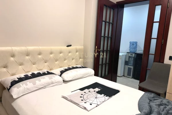 Appartamento in vendita a Tirana 2+1, Arredato