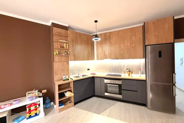 Appartamento in affitto a Tirana 2+1, Arredato