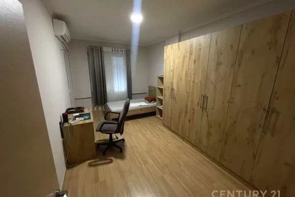 Appartamento in affitto a Tirana 2+1, Arredato