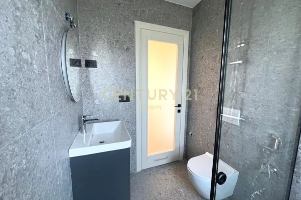 Shtepi ne shitje Apartament ne Tirane, 2+1, Mobilimi Bosh, pa mobiluar, Pagesa 148,500  Euro.