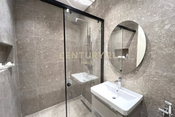 Shtepi ne shitje Apartament ne Tirane, 2+1, Mobilimi Bosh, pa mobiluar, Pagesa 148,500  Euro.