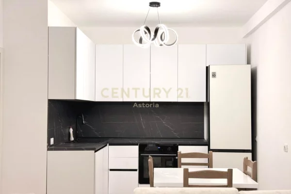 Appartamento in affitto a Tirana 1+1, Vuoto