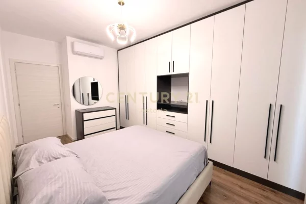 Appartamento in affitto a Tirana 1+1, Vuoto