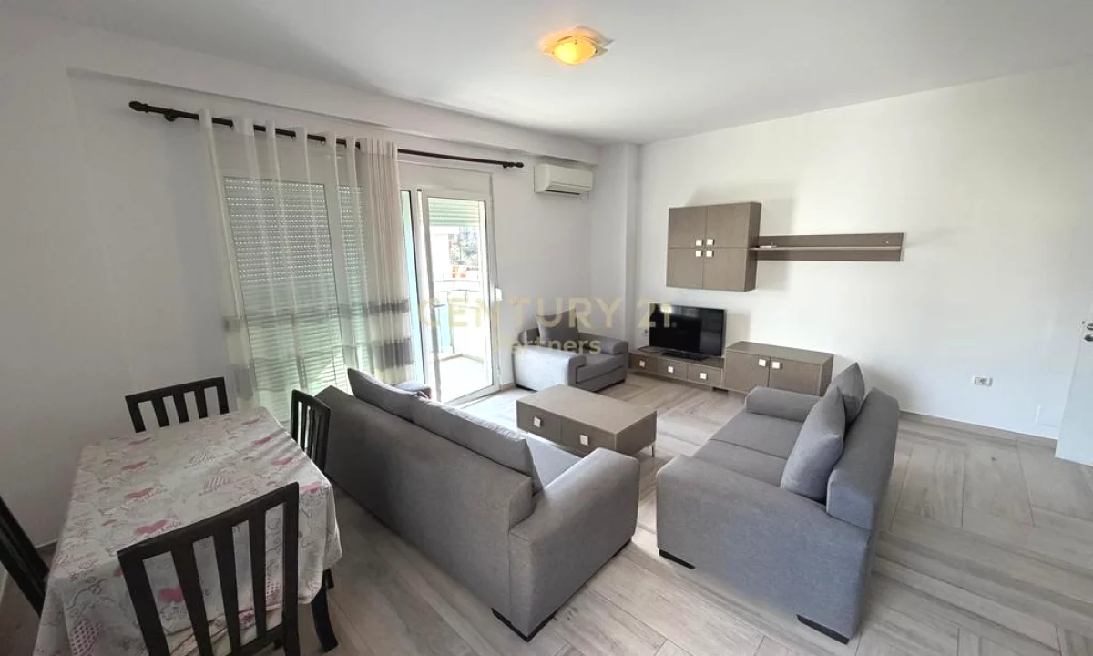 Shtepi me qera Apartament ne Tirane, 2+1, Mobilimi E mobiluar, Pagesa 800  Euro.