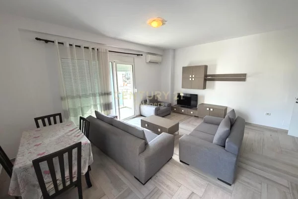 Shtepi me qera 2+1 ne Tirane - 800 Euro