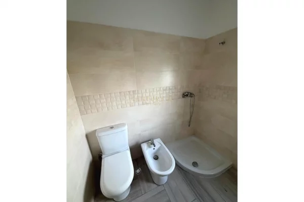 Shtepi me qera Apartament ne Tirane, 2+1, Mobilimi E mobiluar, Pagesa 800  Euro.