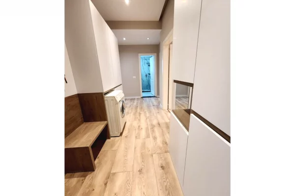 Appartamento in vendita a Tirana 2+1, SemiArredato